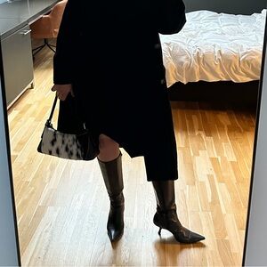 Elegant Black Knee-High Women's Boots